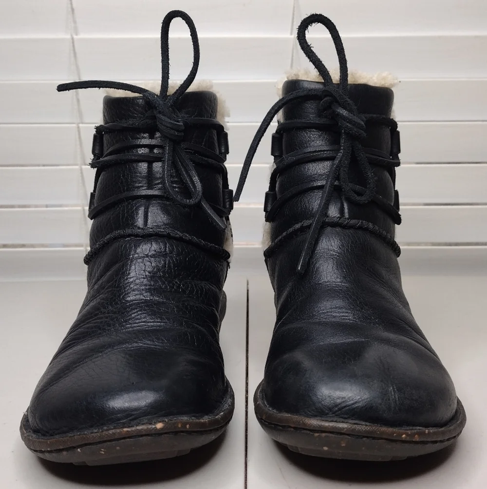 UGG Caspia Black Leather Faux Fur Low Heel Lace Up Winter Boots Sz 7